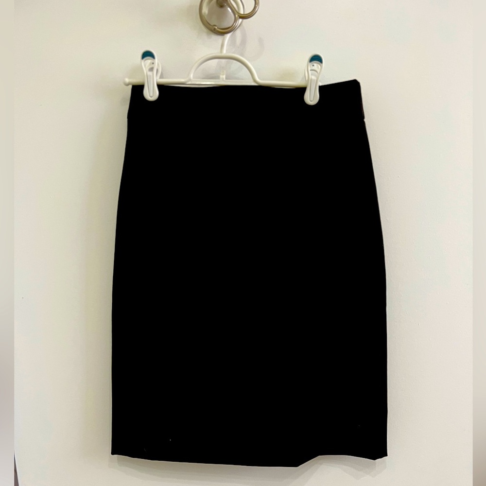 Jcrew black suit skirt size 2 rarely worn